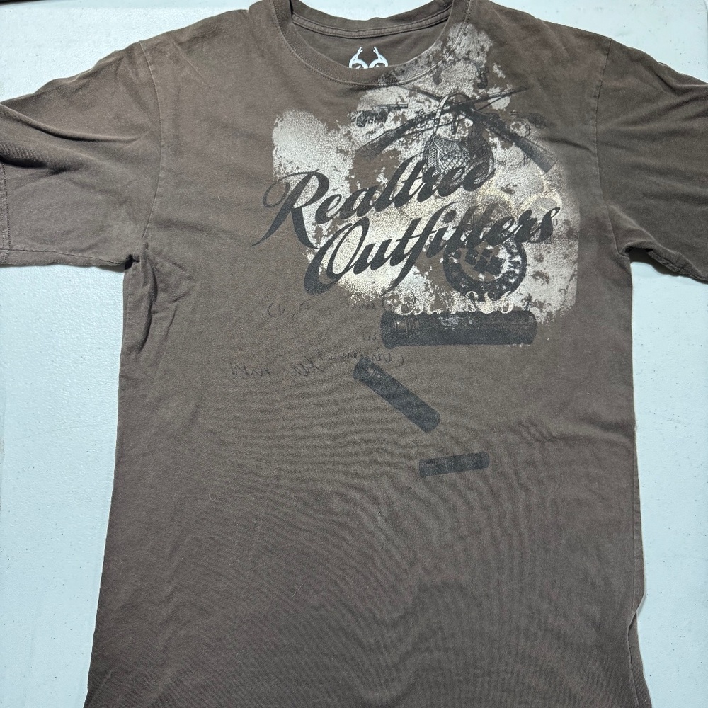 Realtree Outfitters graphic tee